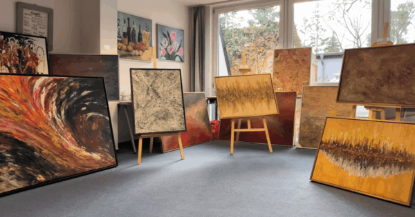 Ein Blick in die Ausstellung von Kerstin Puhlmann in der Galerie Versatile